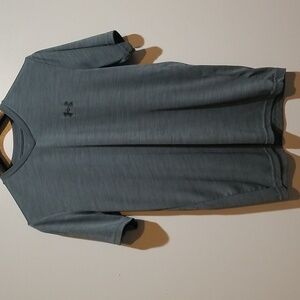 🔰BOGO🆓🔰 EUC Under Armour V Neck Shirt sz Small